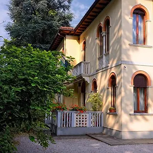 3* Bed & Breakfast Casa Gardenia Venice - Atika & Atif