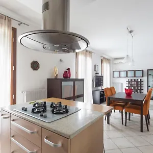 Sunrise Venice Apartment